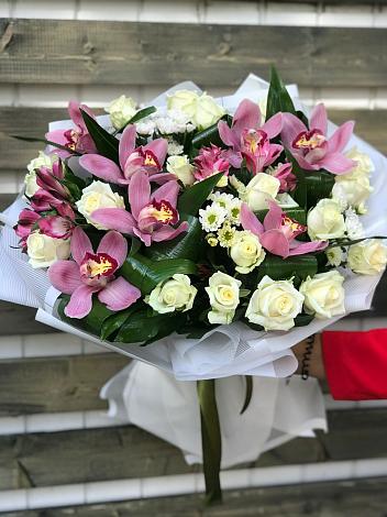 Букет цветов из: Розы и Хризантемы в Хохряки
