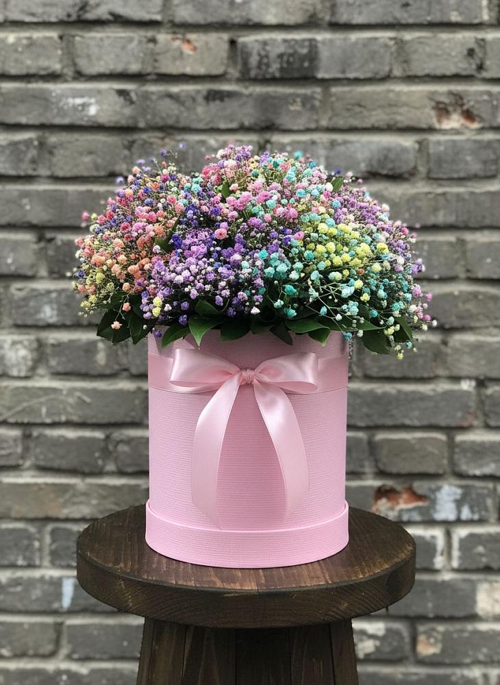 Цветочная композиция из Гипсофила и Розы в шляпной коробке в Хохряки