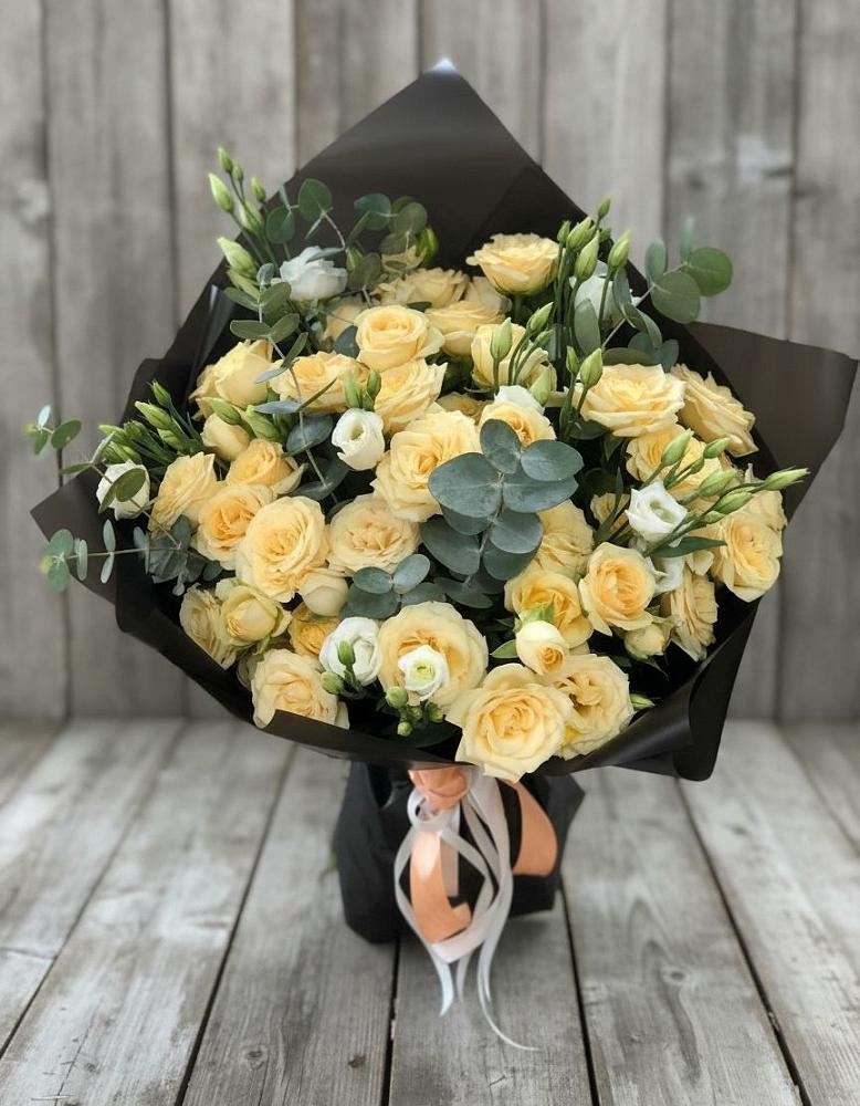 Букет цветов из: Розы и Лизиантусы в Хохряки