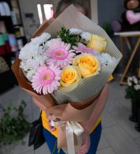 Букет цветов из:  Герберы, Розы и Хризантемы в Хохряки