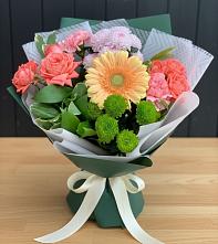 Букет цветов из:  Гвоздики, Розы, Герберы и Хризантемы #REPLACE_PRED# Хохряки