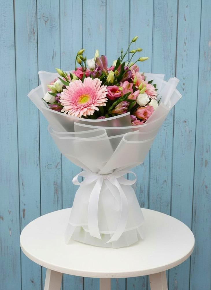 Букет цветов из: Герберы, Альстромерии и Лизиантусы в Хохряки