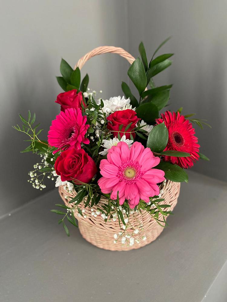 Цветочная композиция из Розы, Хризантемы и Герберы в корзине в Хохряки