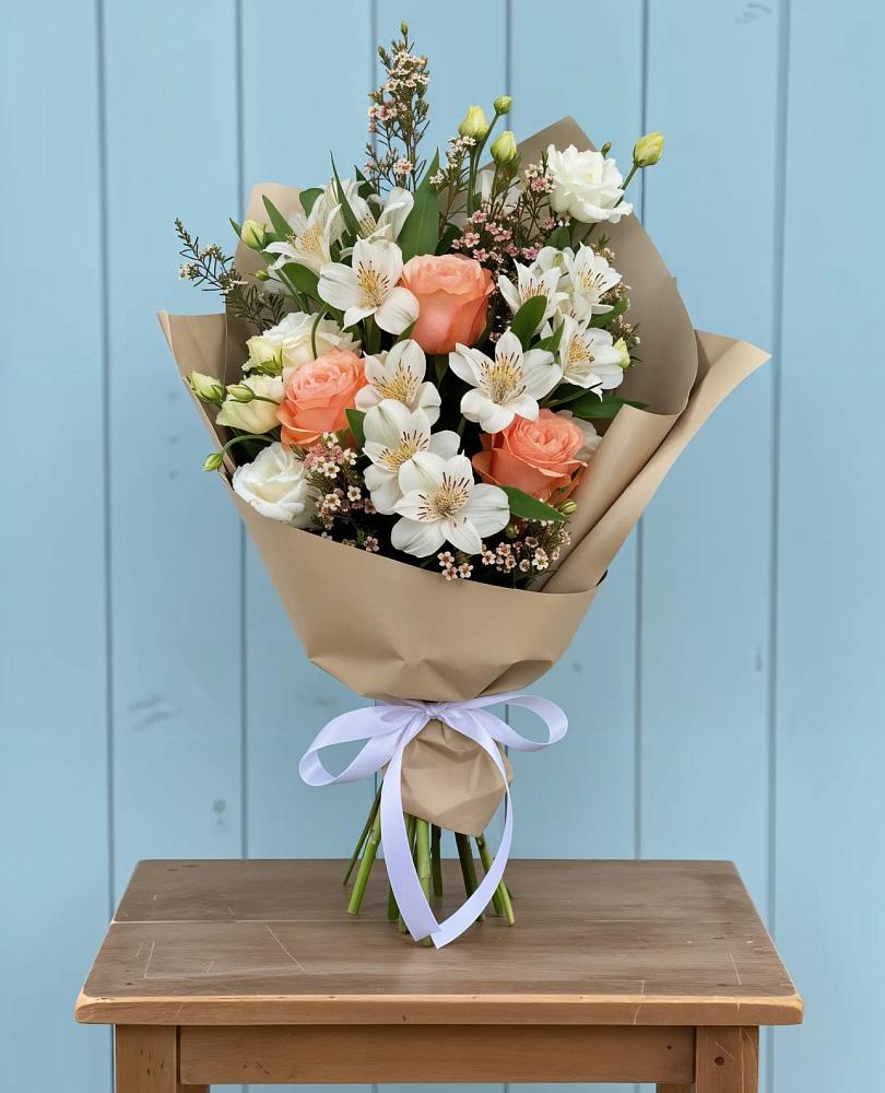 Букет цветов из: Альстромерии, Лизиантусы, Розы и Хризантемы в Хохряки